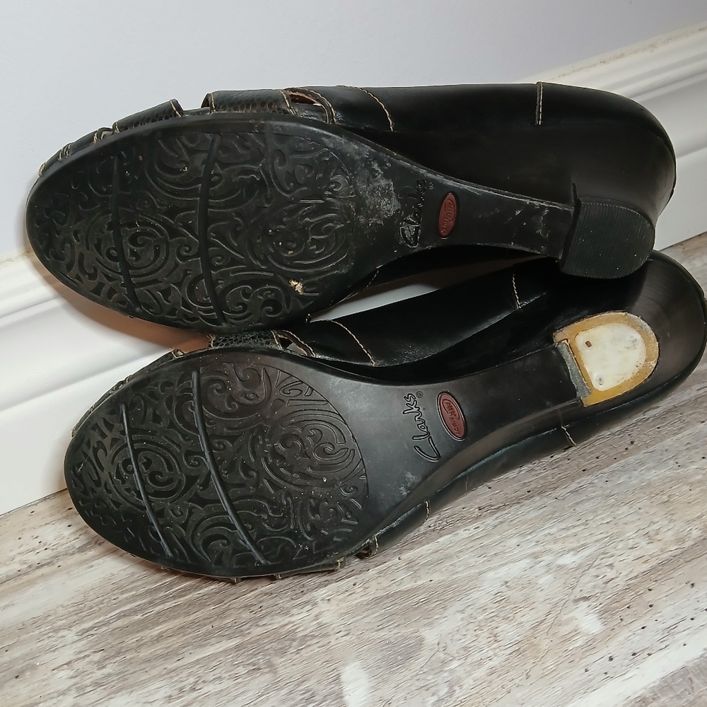 Clarks Artisan Black Leather Wedge Heels – Size 8 – *Heel Repair Needed* - Picture 5 of 6